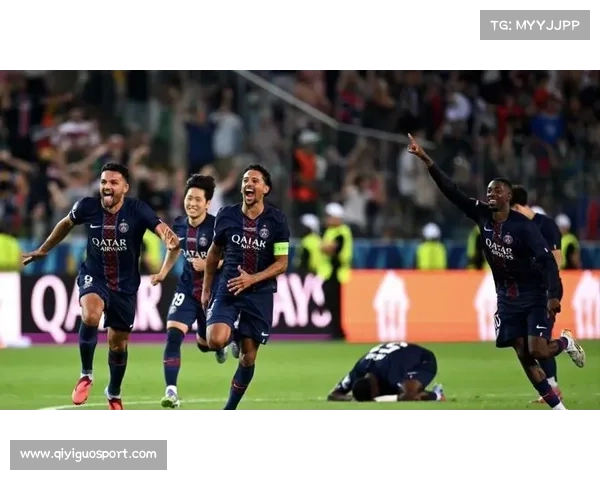 大巴黎点球大战舍瓦利耶两连扑,队友拥抱庆祝卫冕成功 大巴黎点球大战舍瓦利耶两连扑,队友拥抱庆祝卫冕成功